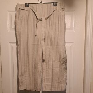 Jessica Beige Pinstripe Capris with Blue Label Stylish With back pockets & Belt